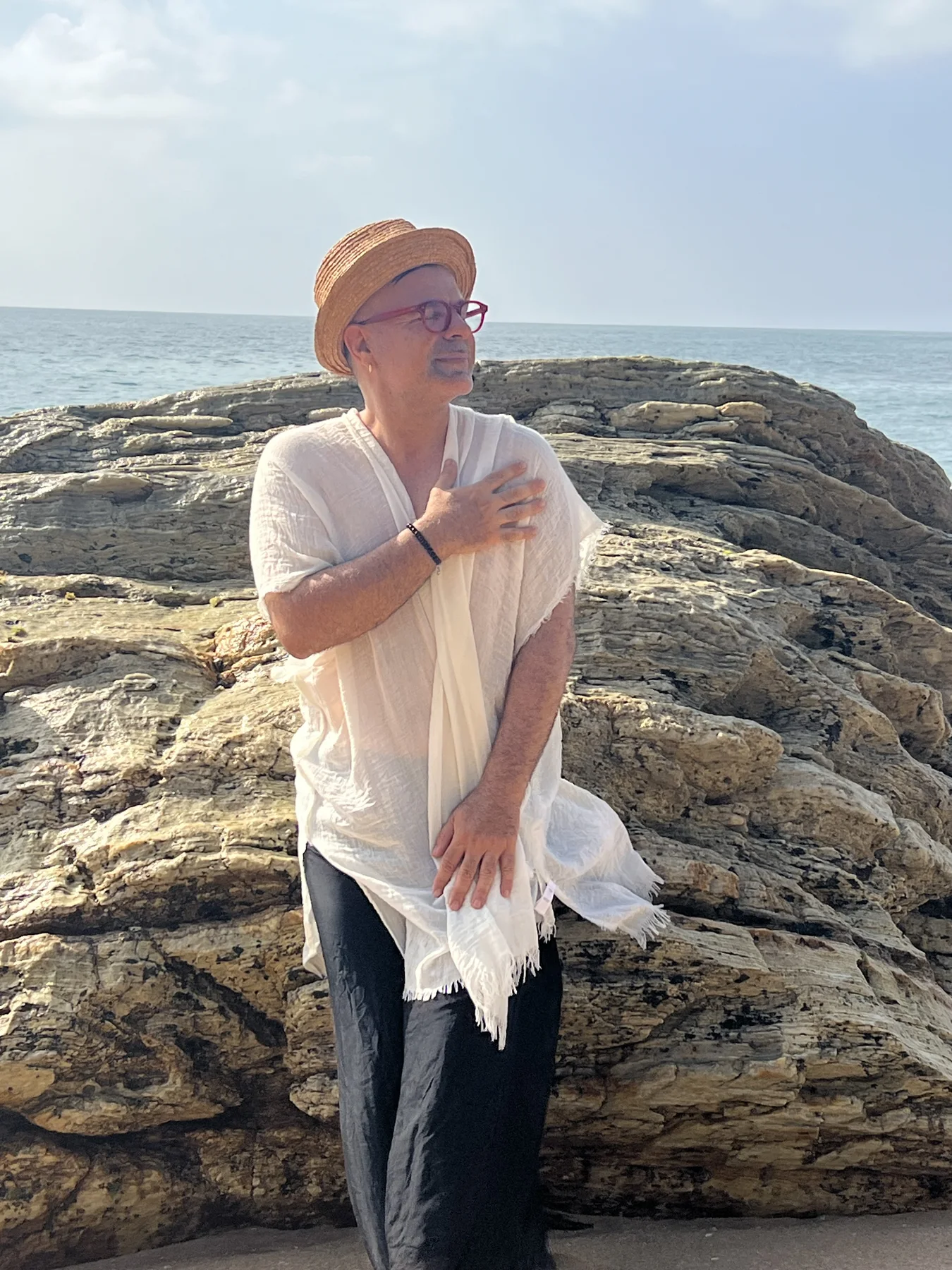 Deniz kıyısında Githa